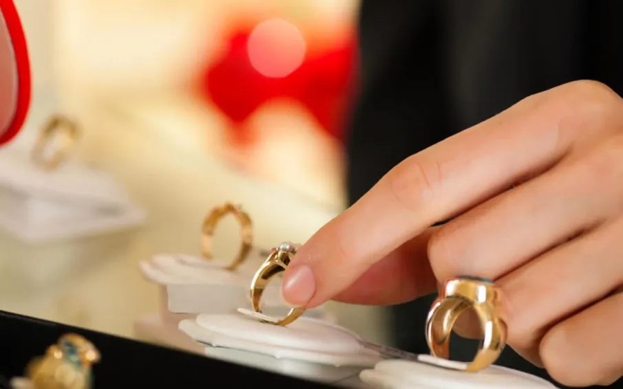 Роспотребнадзор рассказывает, на что обратить внимание при выборе ювелирного изделия